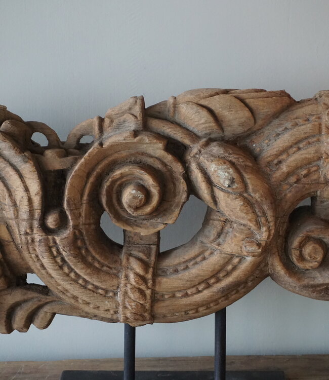 Rene Houtman Ornament | Ijzeren Voet | H34 x B92 x D13 cm