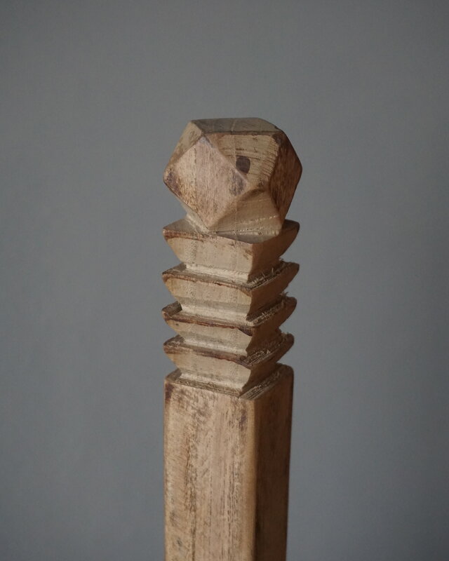 Rene Houtman Oud Houten Kandelaar | H41 x B30 x D15 cm