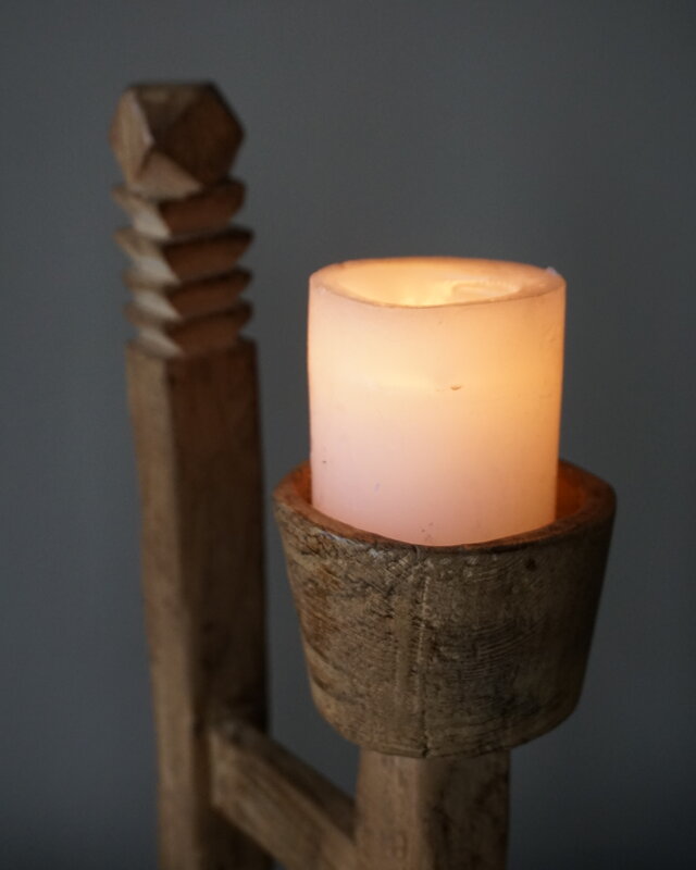 Rene Houtman Oud Houten Kandelaar | H41 x B30 x D15 cm