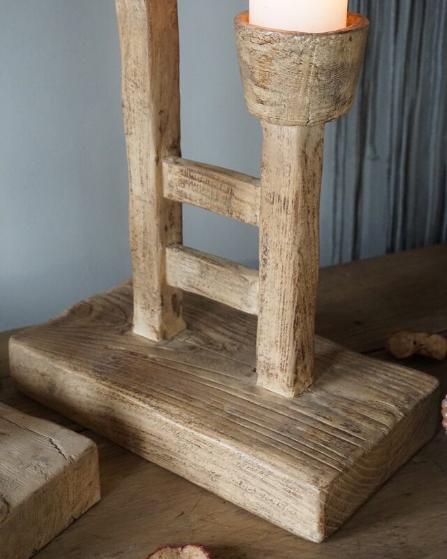 Rene Houtman Oud Houten Kandelaar | H41 x B30 x D15 cm