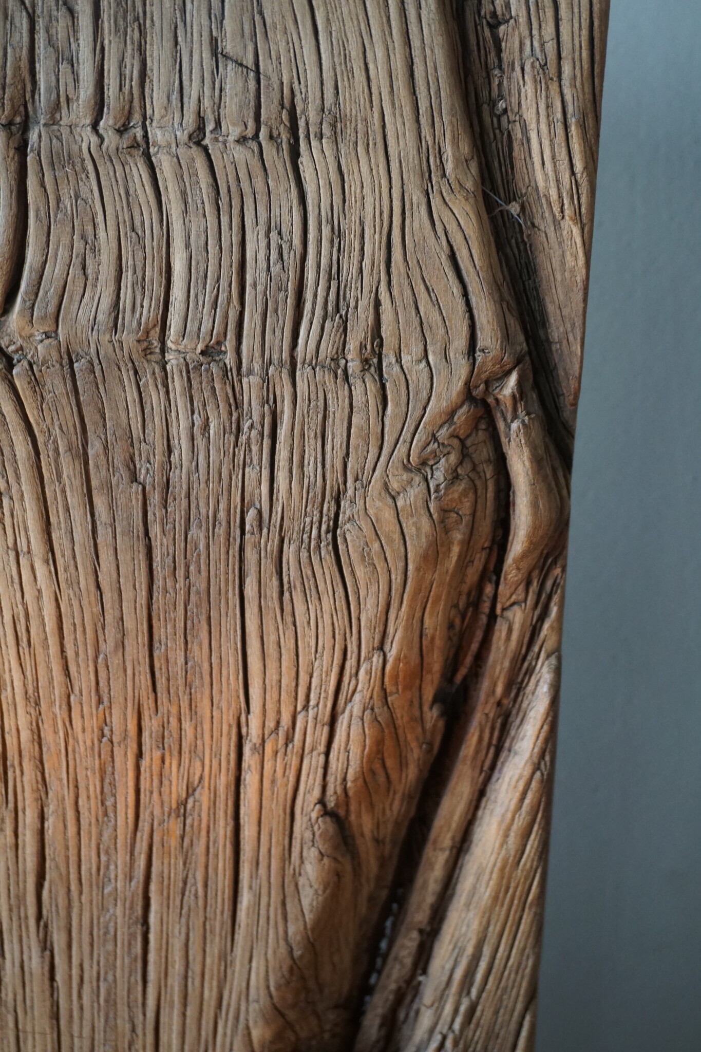 Rene Houtman Oud Houten Wandkandelaar | H55 x B20 x D4 cm