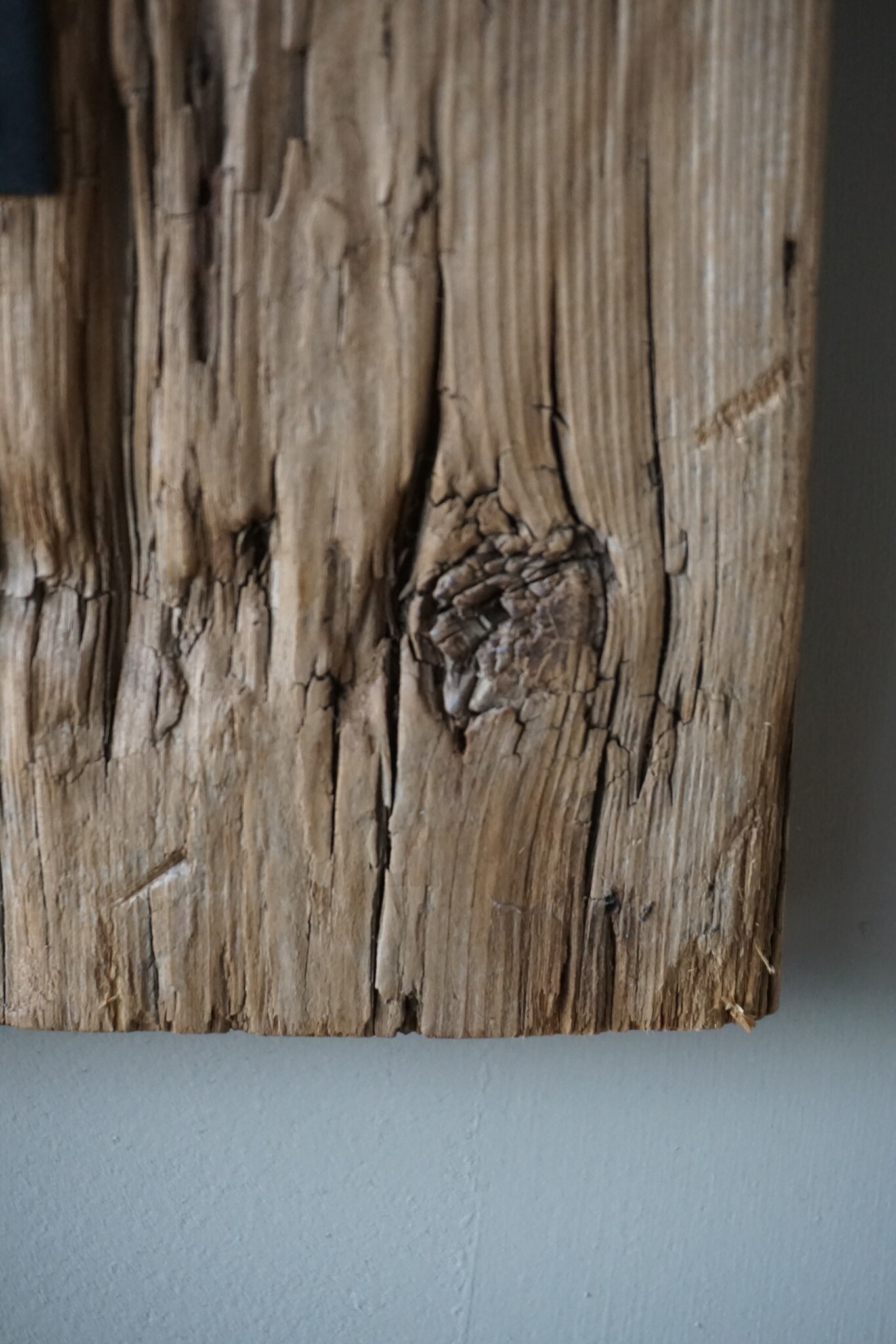 Rene Houtman Oud Houten Wandkandelaar | H52 x B20 x D4 cm