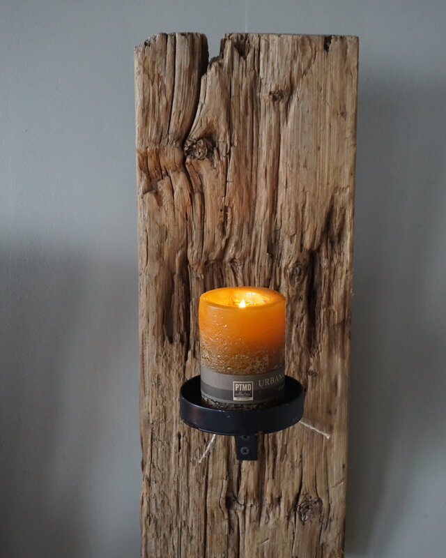 Rene Houtman Oud Houten Wandkandelaar | H52 x B20 x D4 cm