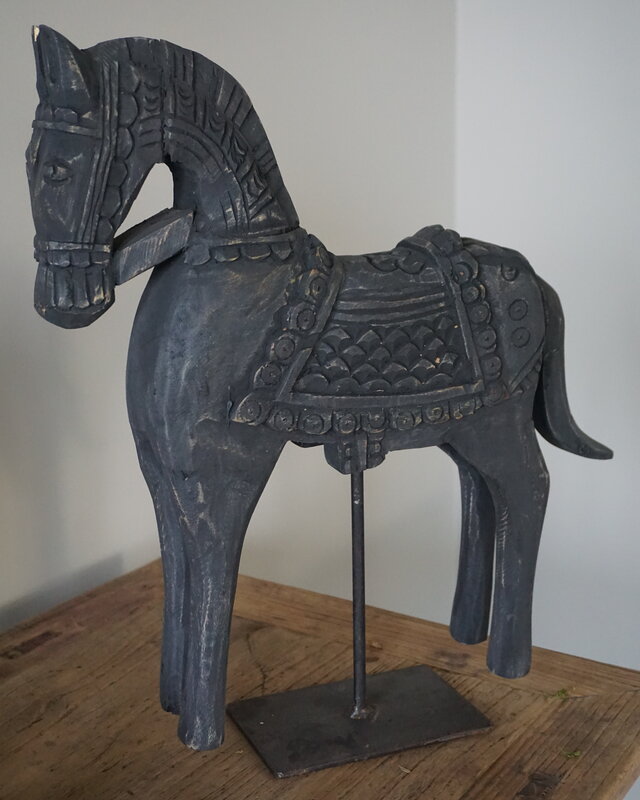 Rene Houtman Houten Paard | Op Standaard | H44 x B34 x D10 cm