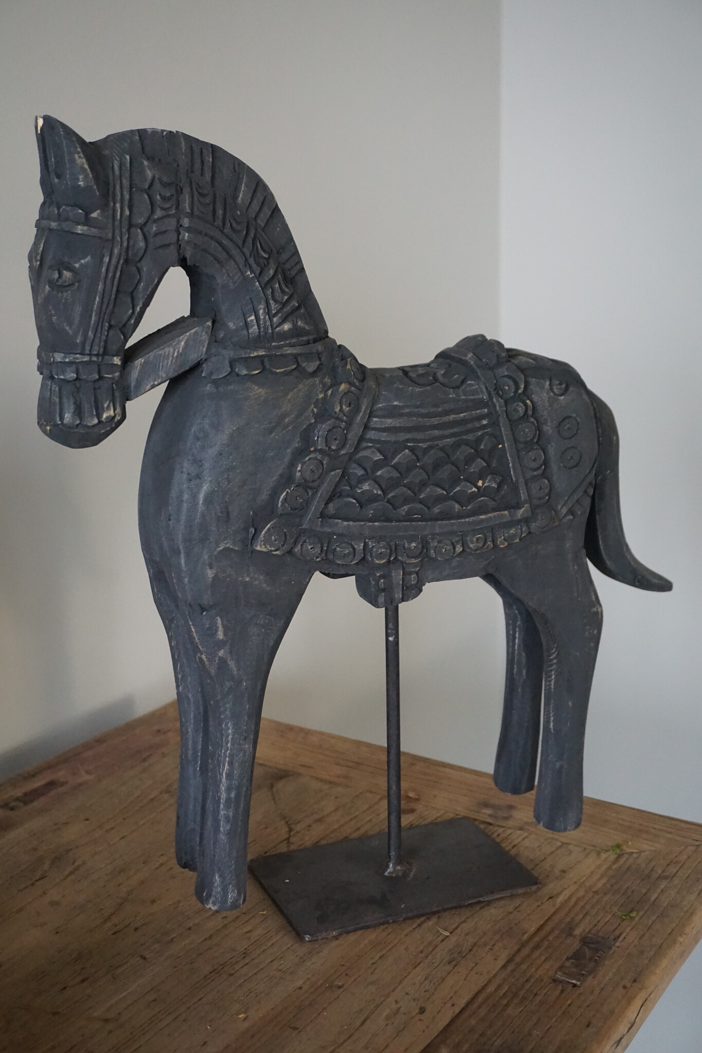 Rene Houtman Houten Paard | Op Standaard | H44 x B34 x D10 cm