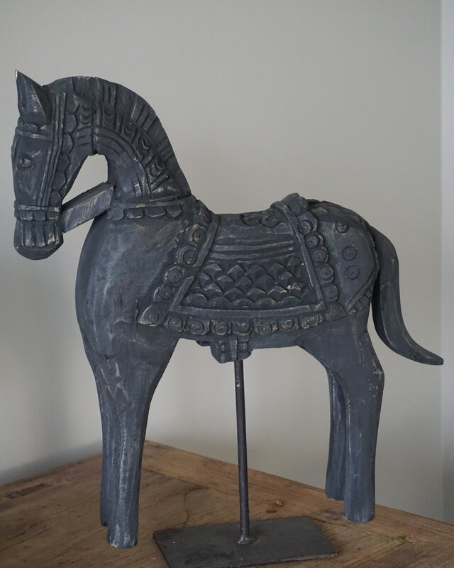 Rene Houtman Houten Paard | Op Standaard | H44 x B34 x D10 cm