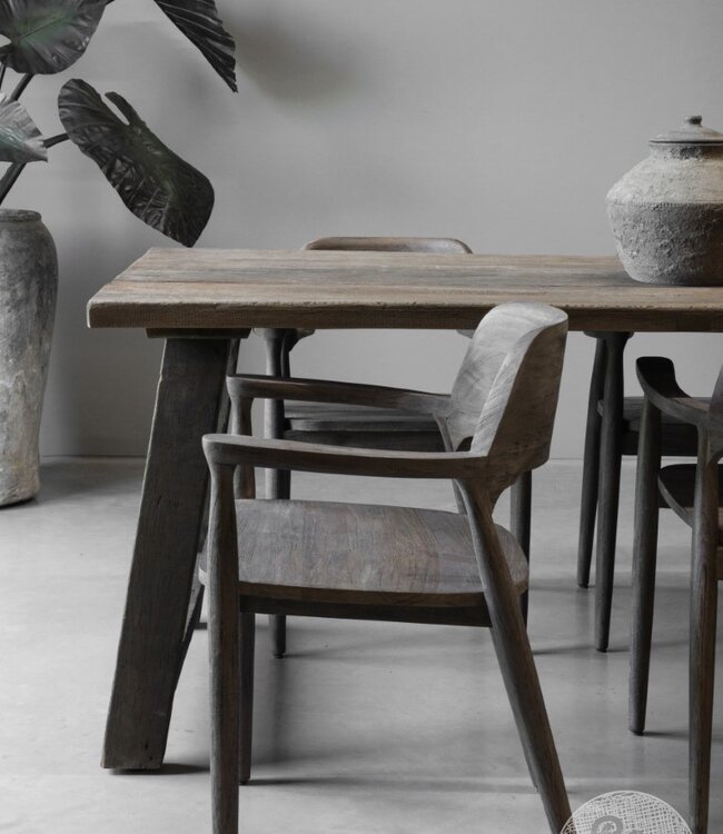 Be-Uniq Armstoel | Vergrijsd Teak | H81xB58xD50 Cm