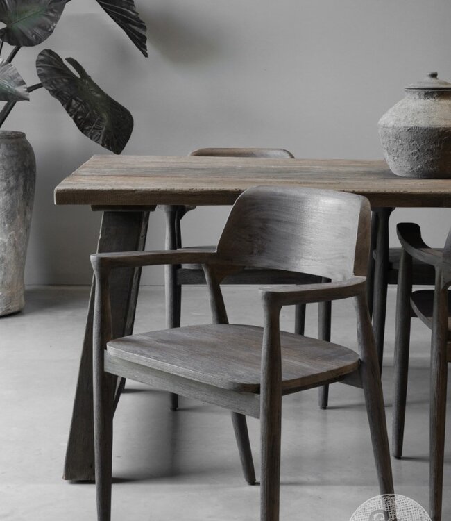 Be-Uniq Armstoel | Vergrijsd Teak | H81xB58xD50 Cm