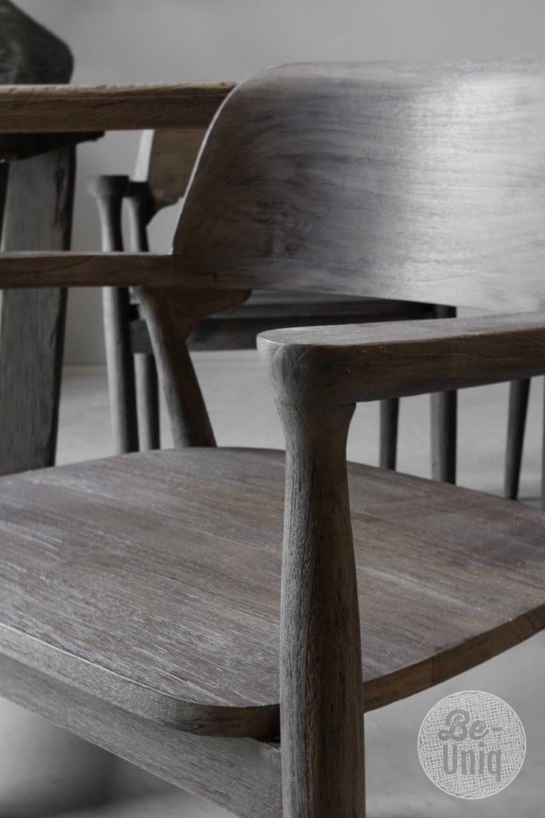 Be-Uniq Armstoel | Vergrijsd Teak | H81xB58xD50 Cm