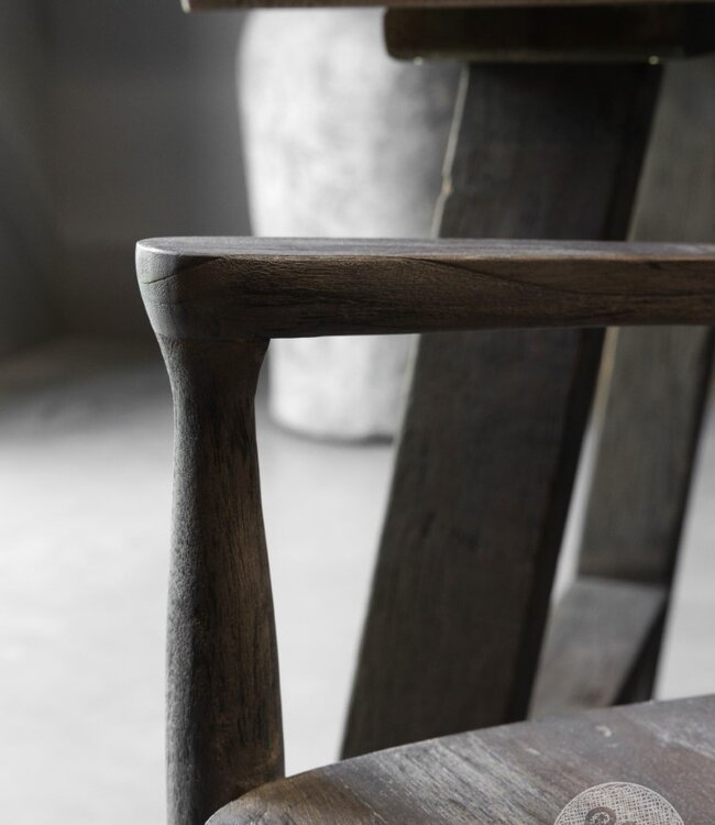 Be-Uniq Armstoel | Vergrijsd Teak | H81xB58xD50 Cm