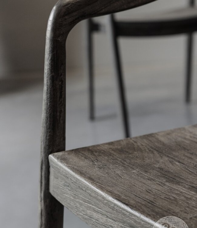 Be-Uniq Armstoel Zira | Vergrijsd Teak | H77xB54xD50 Cm