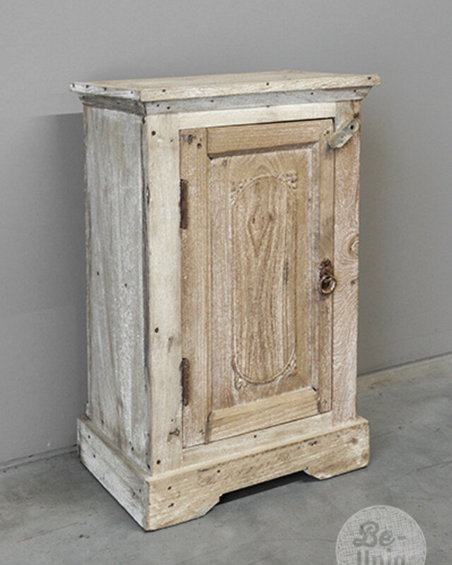 Be-Uniq Oud Kastje | India | H72 x B41 x D39 Cm