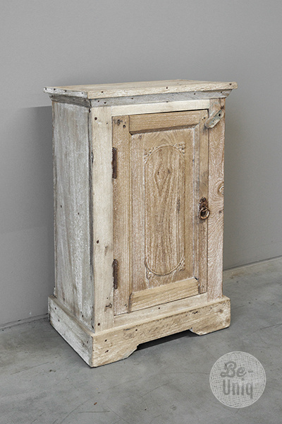 Be-Uniq Oud Kastje | India | H72 x B41 x D39 Cm