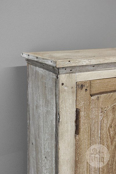 Be-Uniq Oud Kastje | India | H72 x B41 x D39 Cm