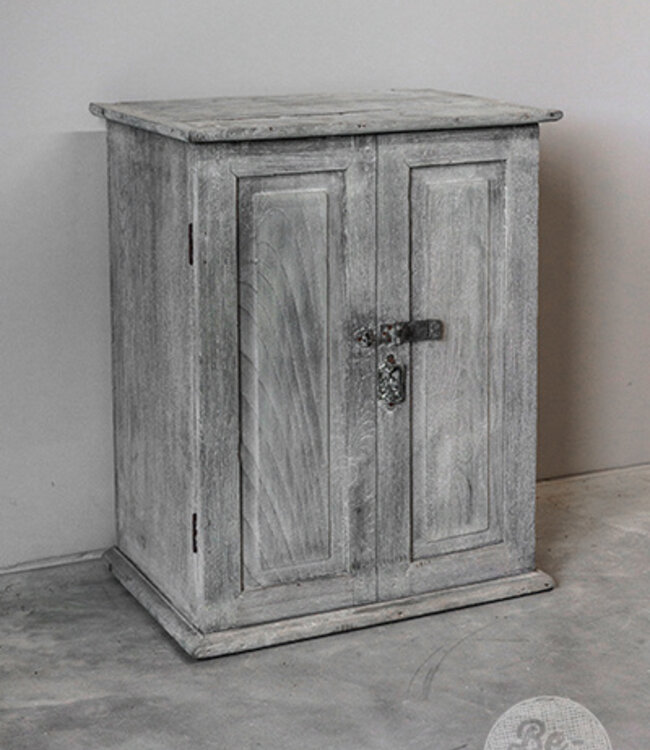 Be-Uniq Oud Kastje | India | H68 x B52 x D35 Cm