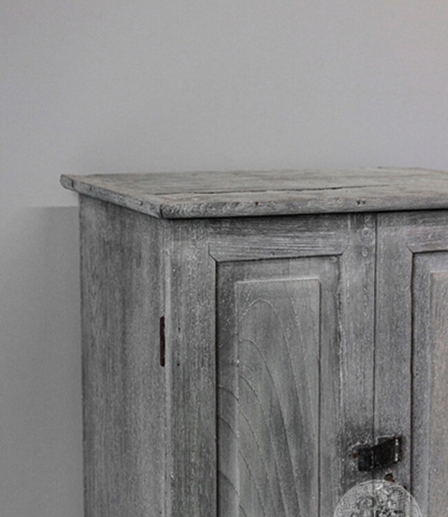 Be-Uniq Oud Kastje | India | H68 x B52 x D35 Cm