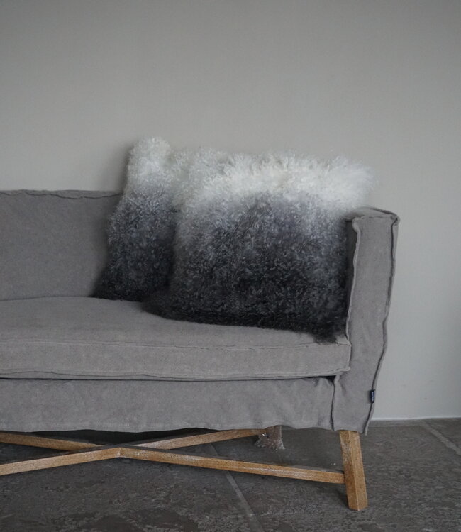 Rene Houtman Kussen Lamsvacht | Ivory To Charcoal | 50x50 cm