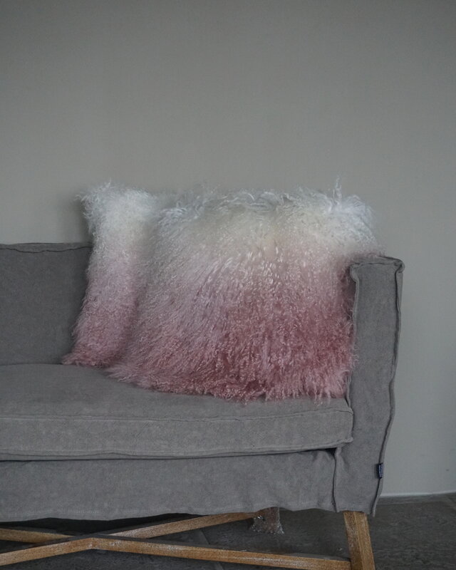 Rene Houtman Kussen Lamsvacht | Ivory To Pink | 50x50 cm