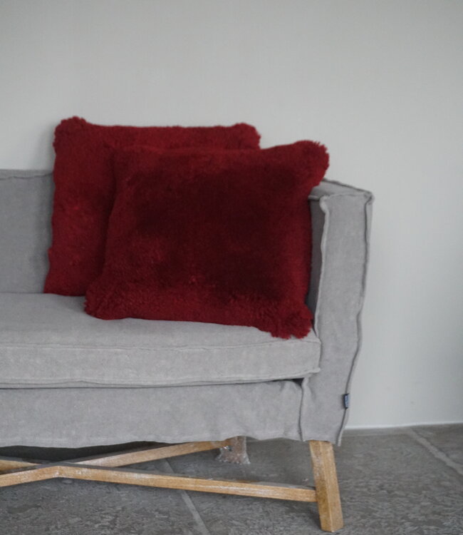 Rene Houtman Kussen Lamsvacht Kort | Bordeaux | 50x50 cm