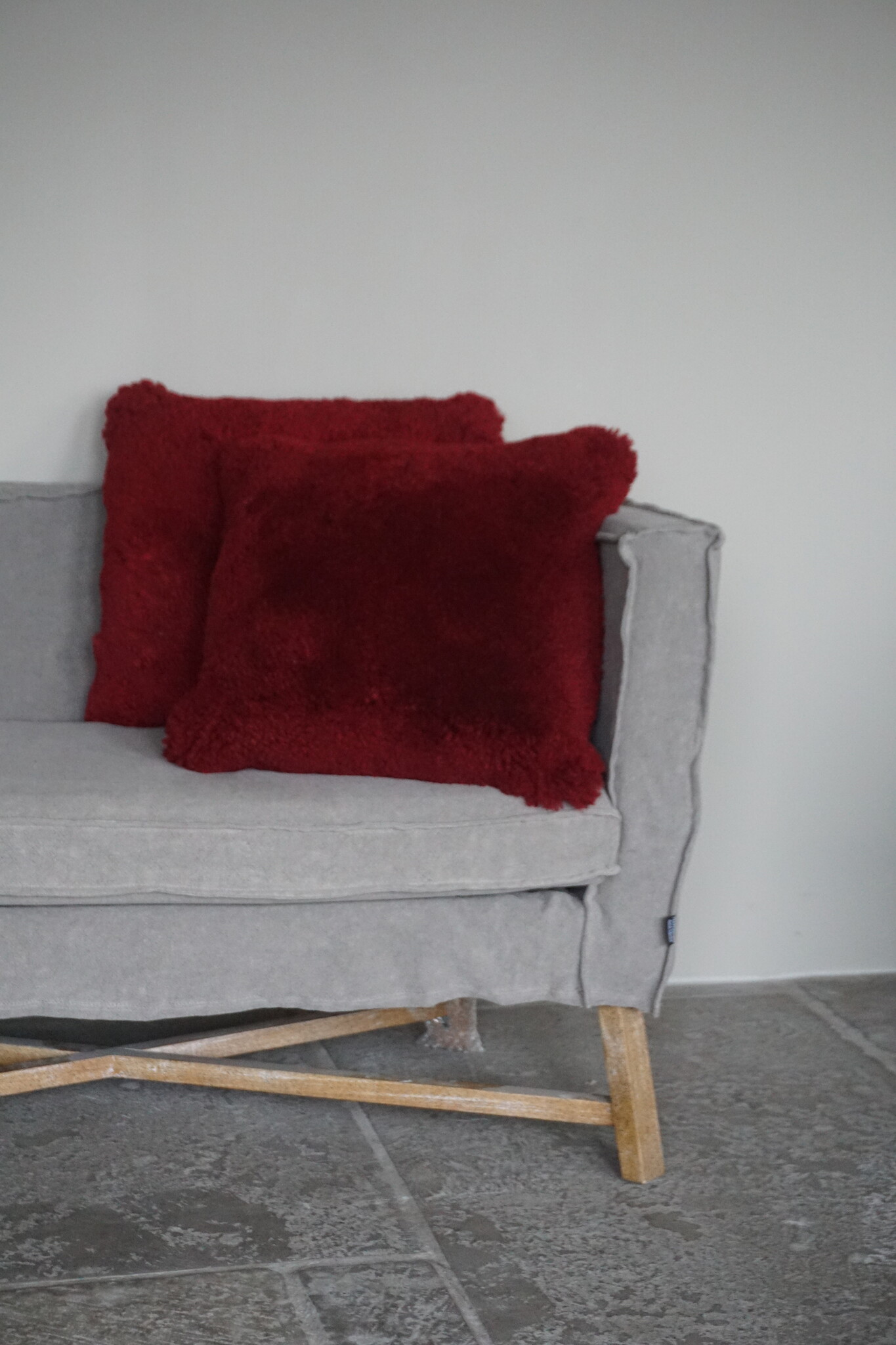 Rene Houtman Kussen Lamsvacht Kort | Bordeaux | 50x50 cm