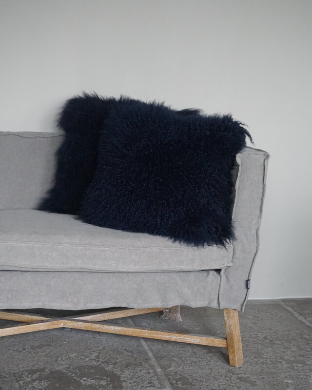 Rene Houtman Kussen Mongools Lamsvacht | Dark Blue | 50x50 cm