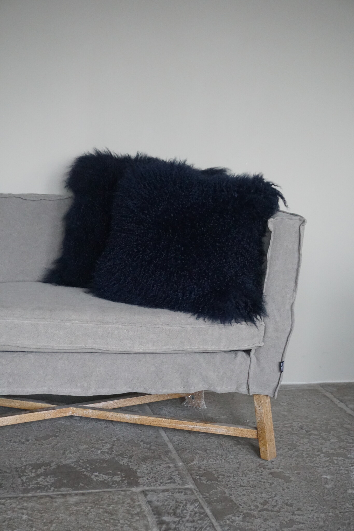 Rene Houtman Kussen Mongools Lamsvacht | Dark Blue | 50x50 cm
