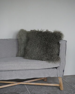 Rene Houtman Kussen Mongools Lamsvacht | Olive| 50x50 cm