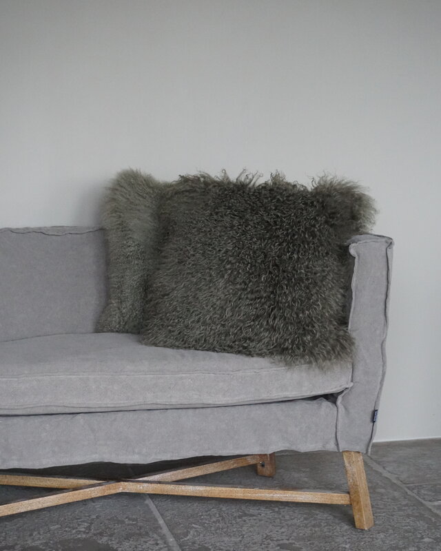 Rene Houtman Kussen Mongools Lamsvacht | Olive| 50x50 cm