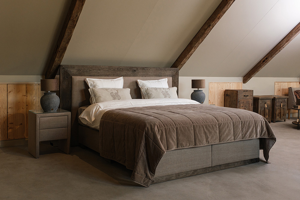 Rene Houtman Boxspring Bed Woods Oud Eikenhout Kiss Army