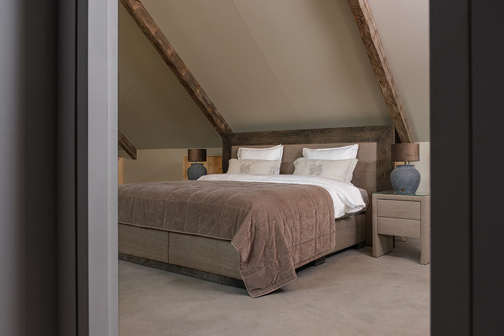 Rene Houtman Boxspring Bed Woods Oud Eikenhout Kiss Army