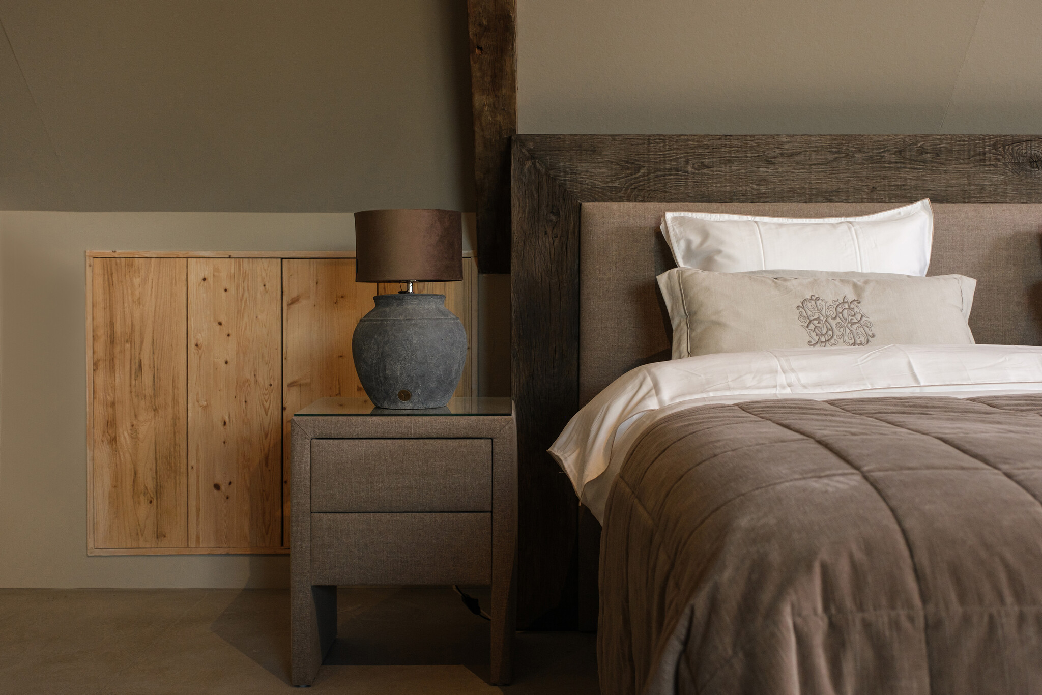 Rene Houtman Boxspring Bed Woods Oud Eikenhout Kiss Army