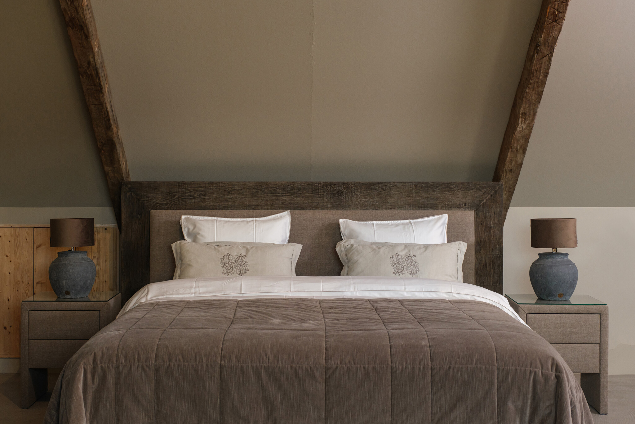 Rene Houtman Boxspring Bed Woods Oud Eikenhout Kiss Army