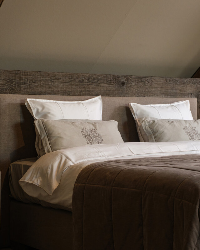 Rene Houtman Boxspring Bed Woods Oud Eikenhout Kiss Army