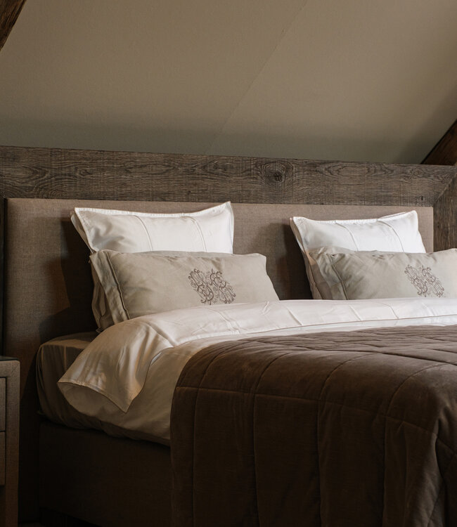 Rene Houtman Boxspring Bed Woods Oud Eikenhout Kiss Army