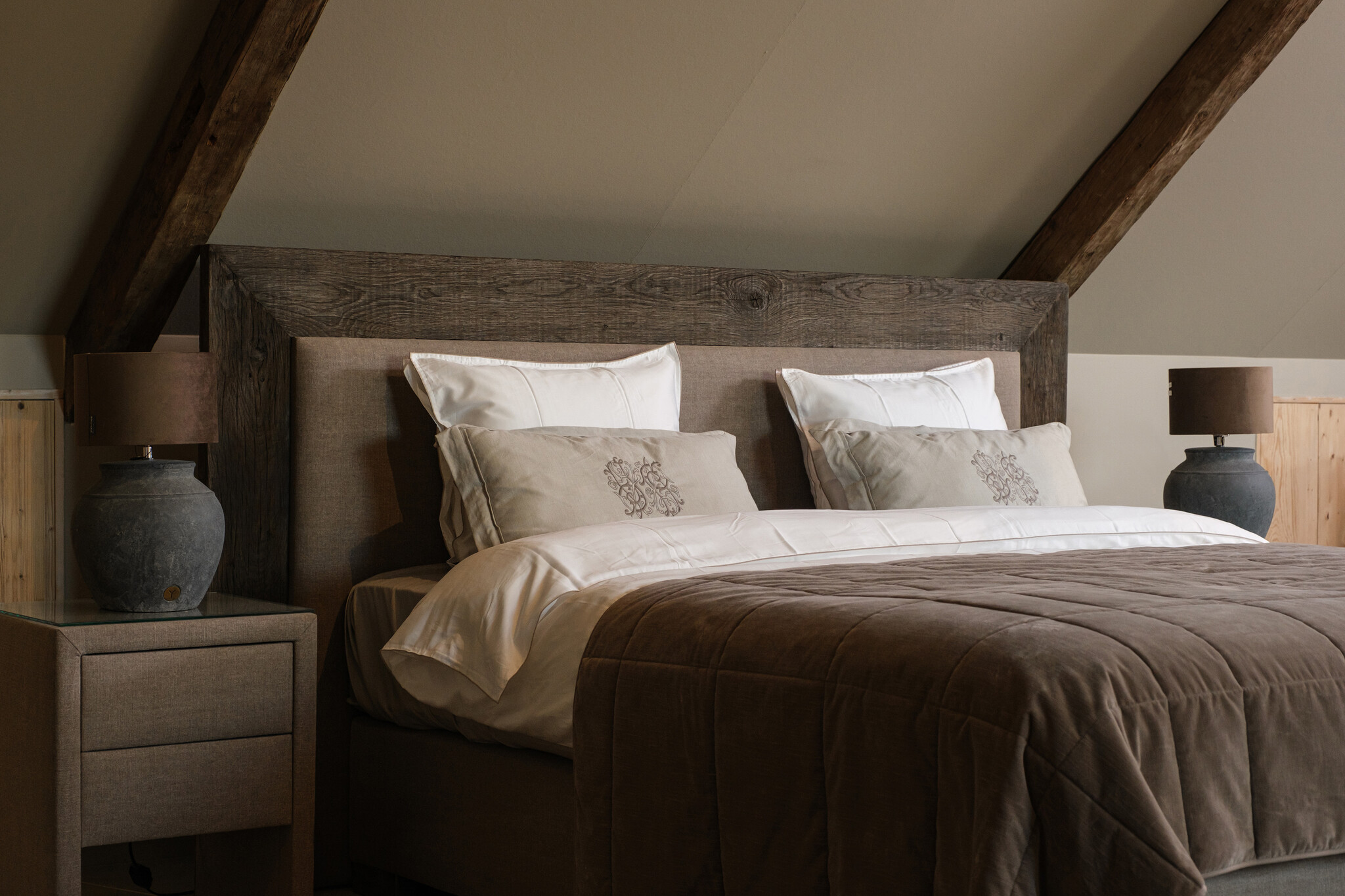 Rene Houtman Boxspring Bed Woods Oud Eikenhout Kiss Army