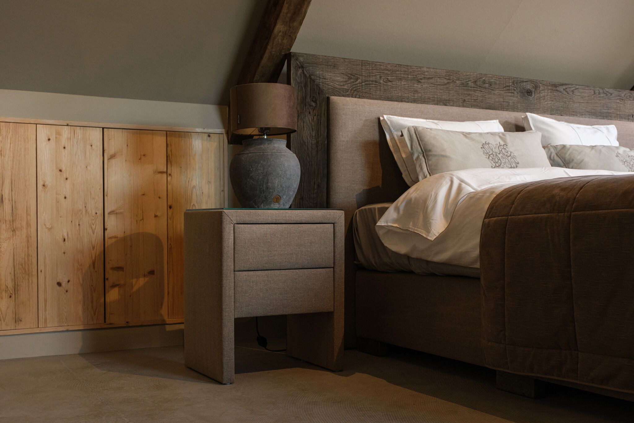 Rene Houtman Boxspring Bed Woods Oud Eikenhout Kiss Army