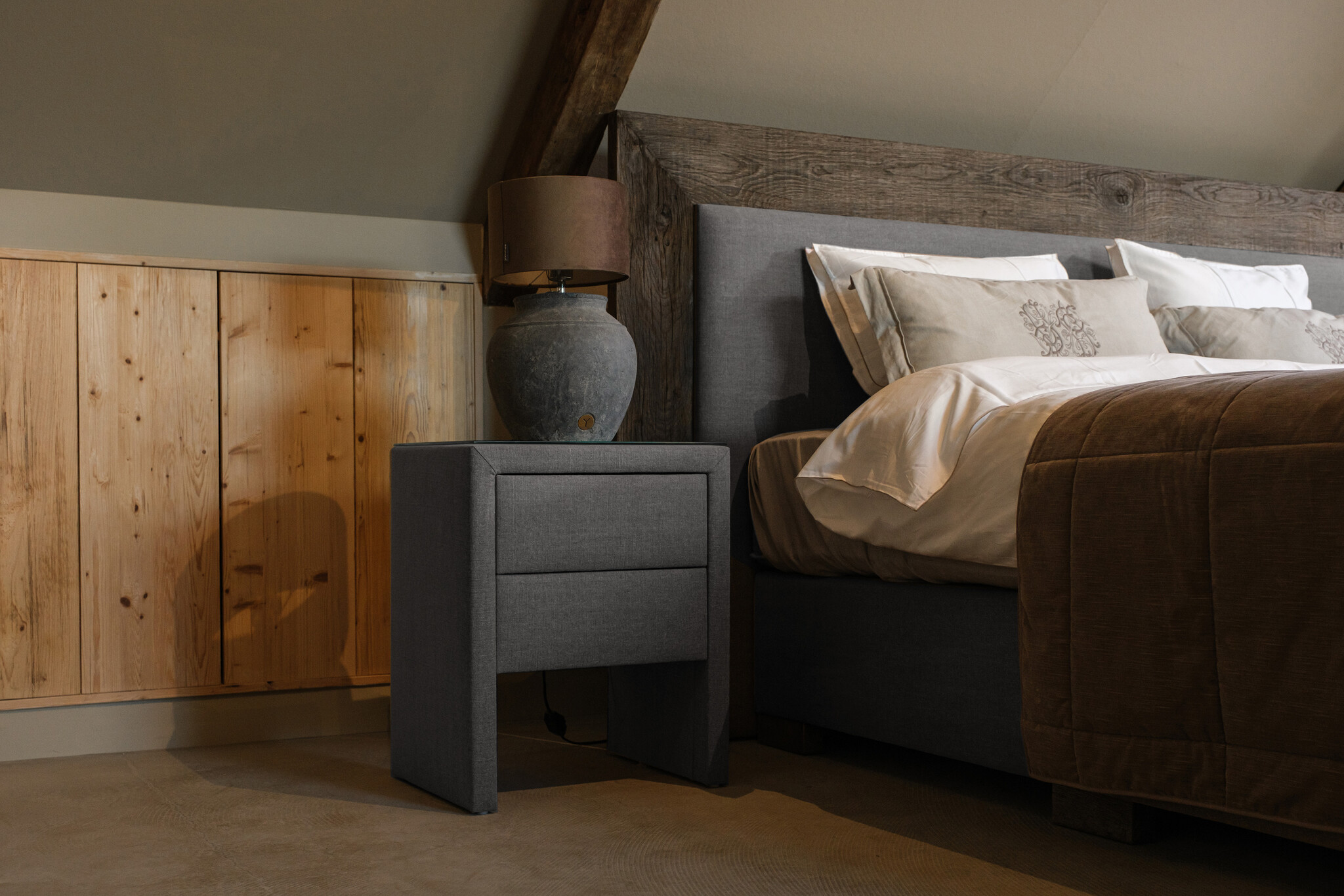 Rene Houtman Boxspring Bed Woods Oud Eikenhout Kiss Light Grey