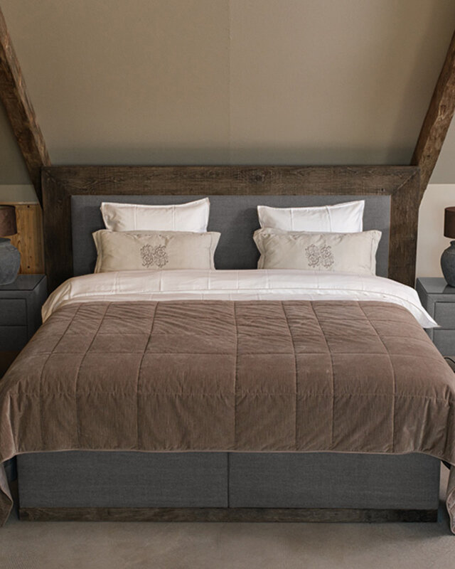 Rene Houtman Boxspring Bed Woods Oud Eikenhout Kiss Light Grey