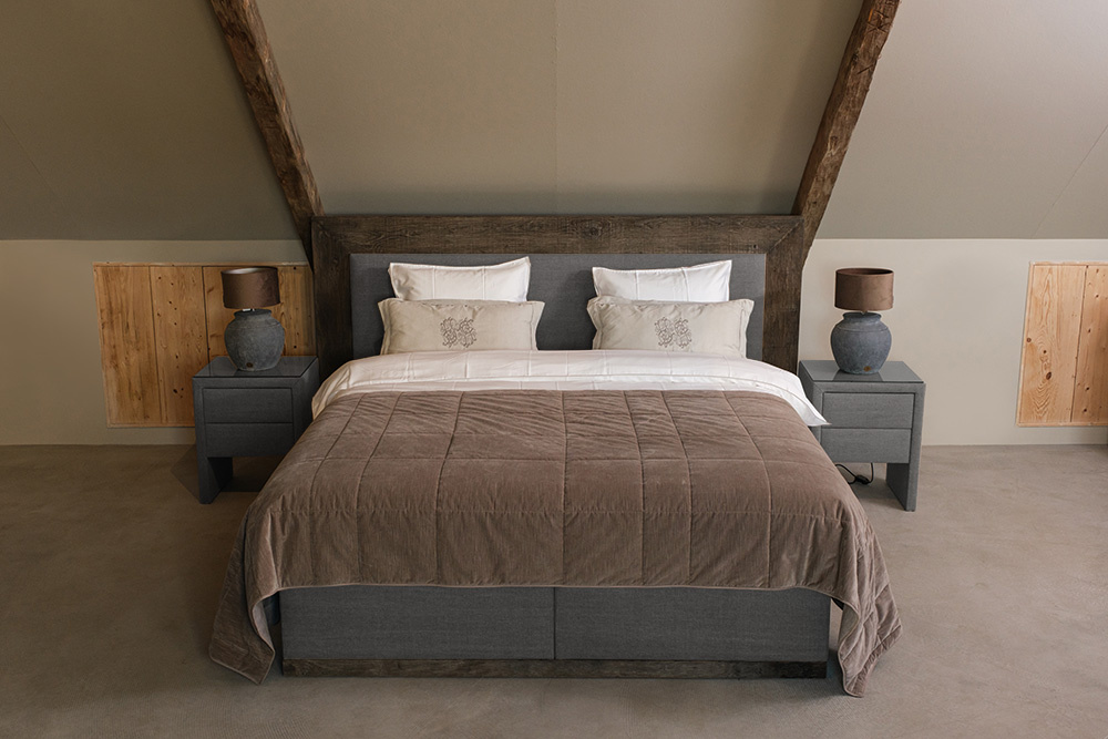 Rene Houtman Boxspring Bed Woods Oud Eikenhout Kiss Light Grey