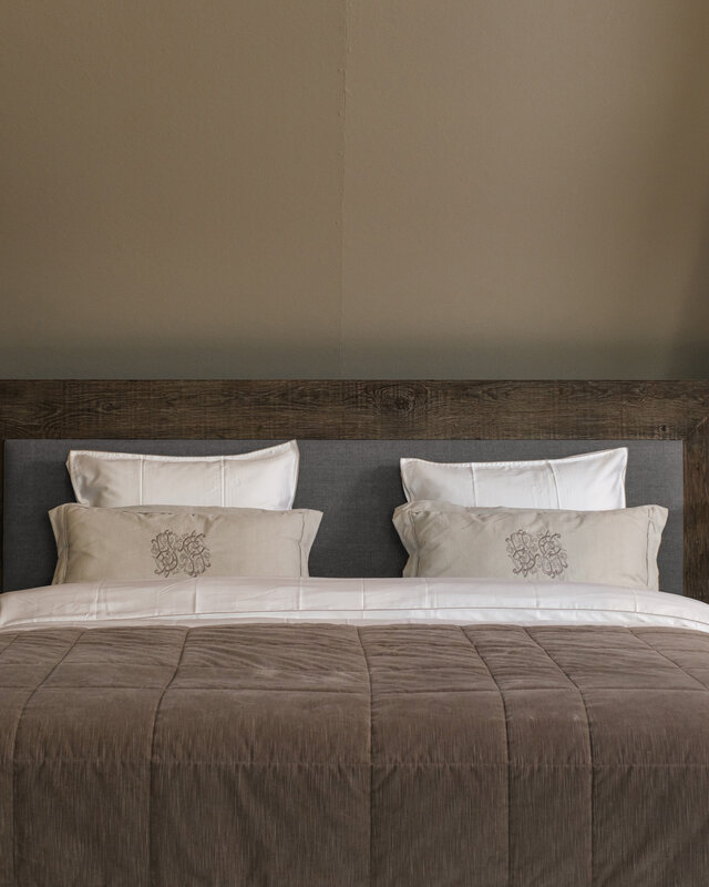 Rene Houtman Boxspring Bed Woods Oud Eikenhout Kiss Light Grey