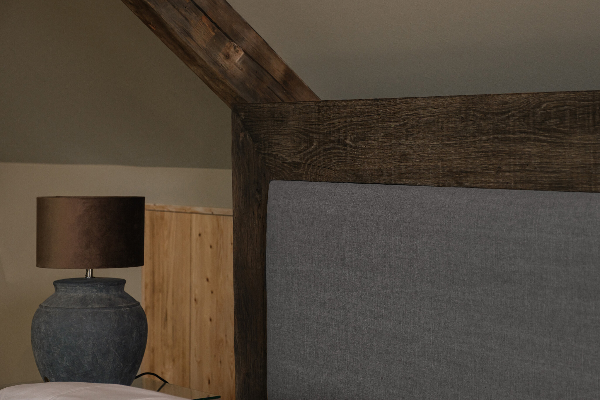 Rene Houtman Boxspring Bed Woods Oud Eikenhout Kiss Light Grey