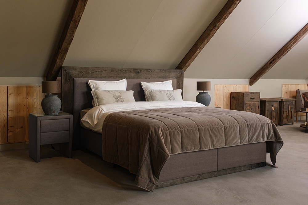 Rene Houtman Boxspring Bed Woods Oud Eikenhout Kiss Brown
