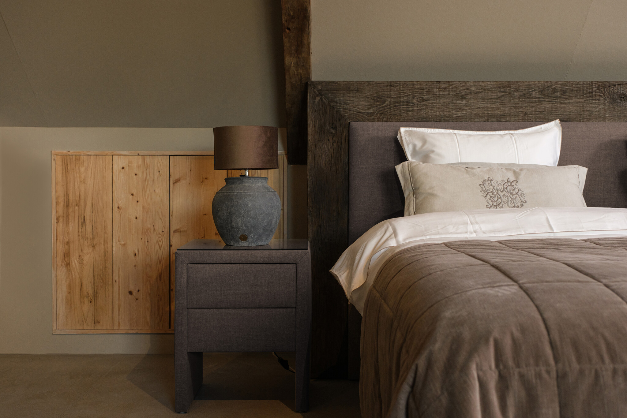 Rene Houtman Boxspring Bed Woods Oud Eikenhout Kiss Brown