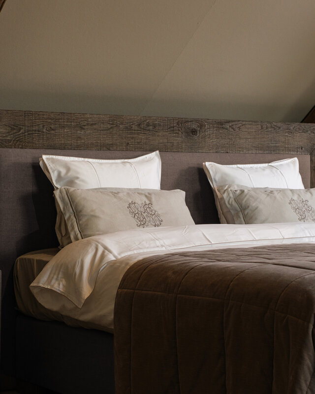 Rene Houtman Boxspring Bed Woods Oud Eikenhout Kiss Brown