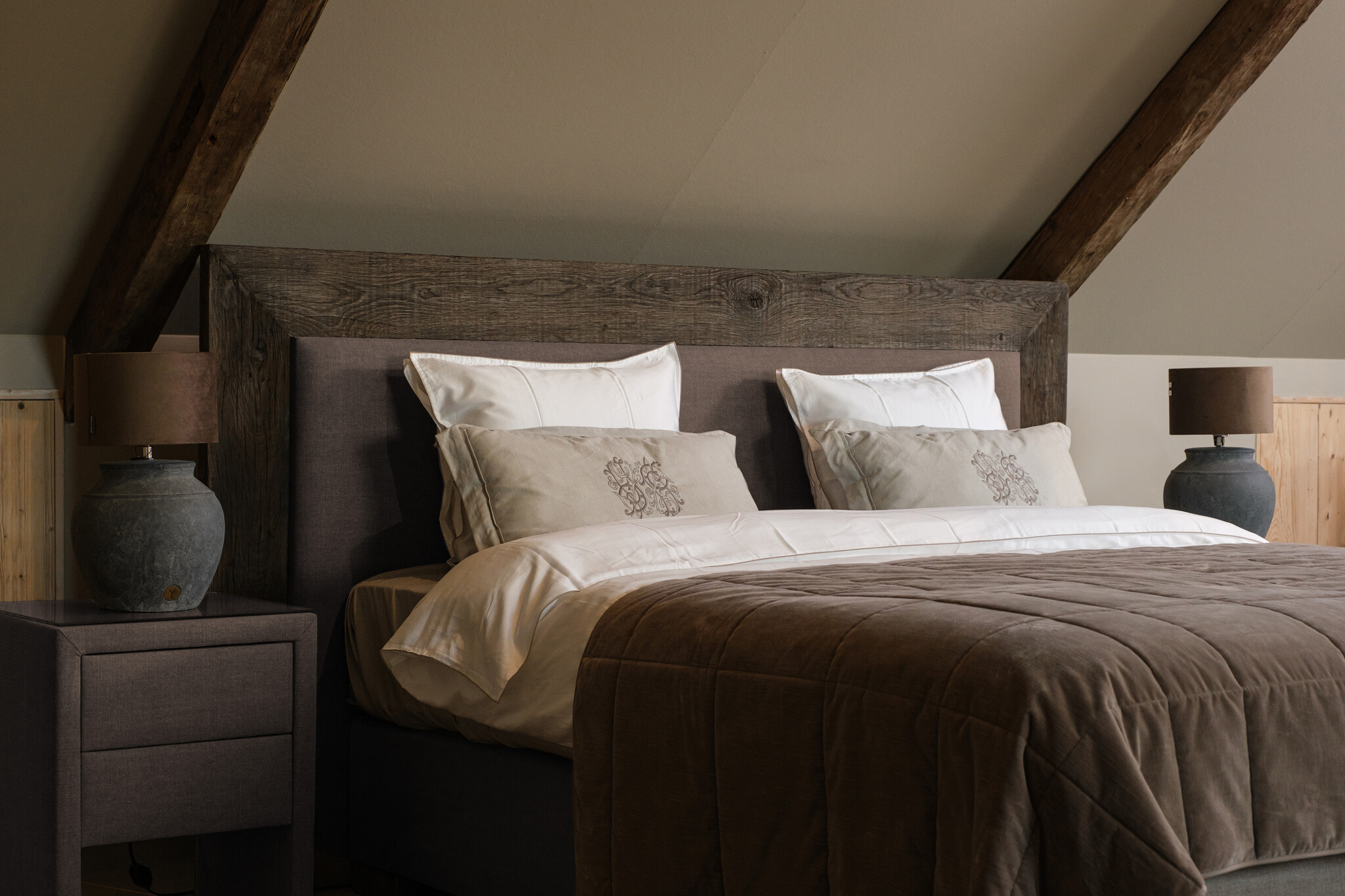 Rene Houtman Boxspring Bed Woods Oud Eikenhout Kiss Brown