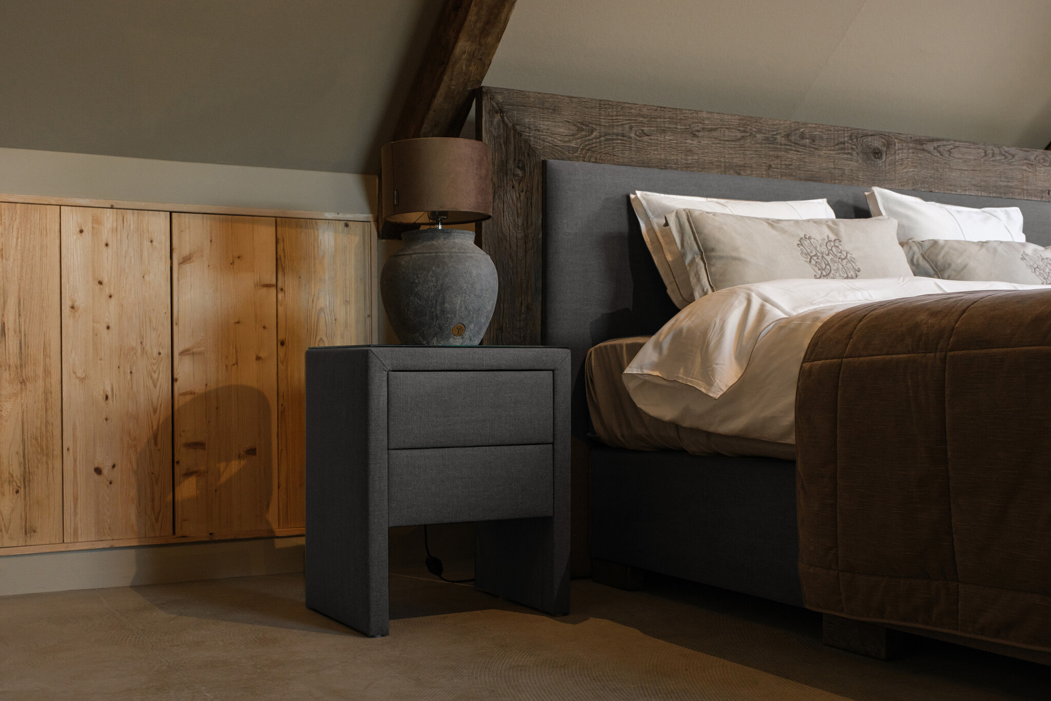 Rene Houtman Boxspring Bed Woods Oud Eikenhout Kiss Grey