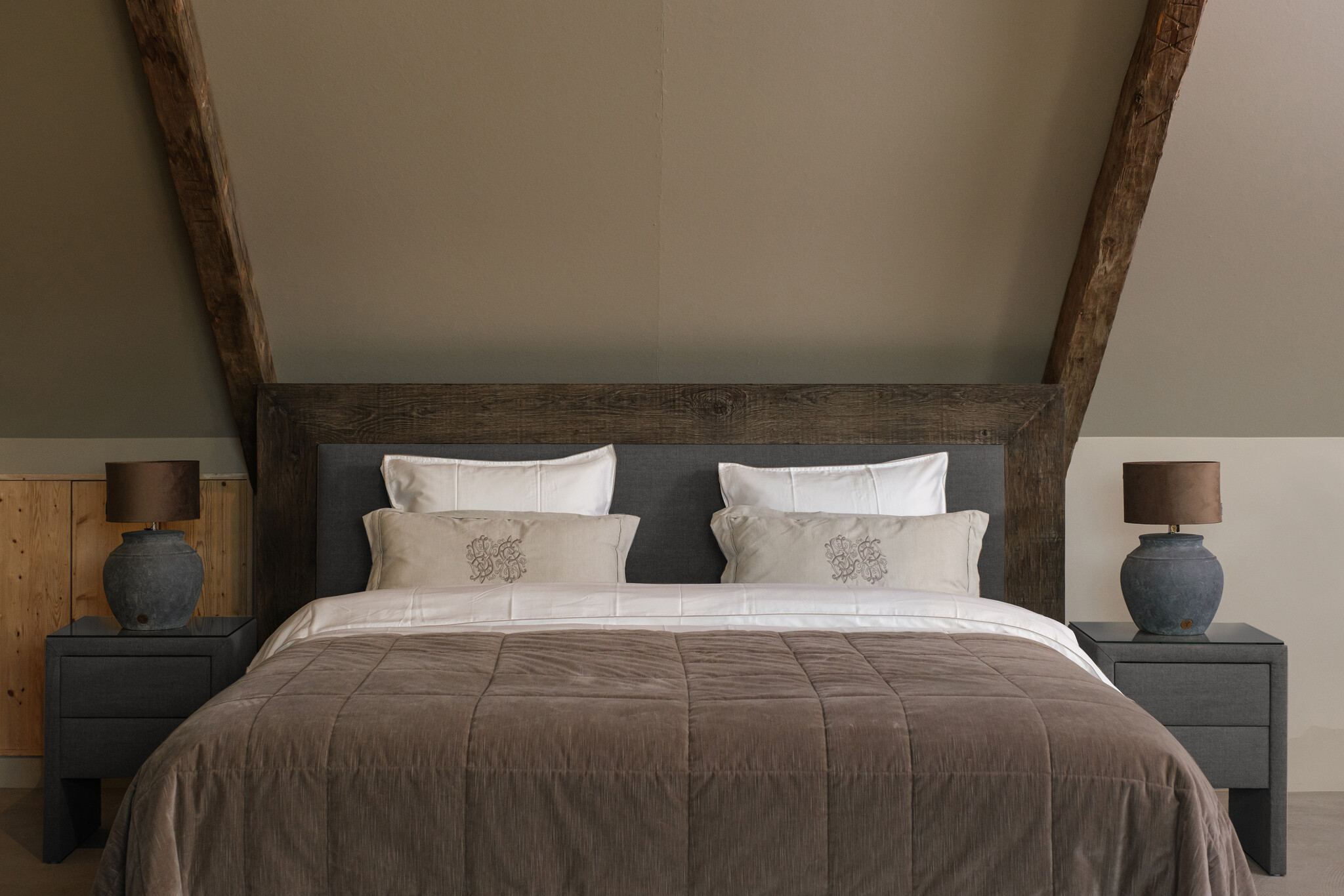 Rene Houtman Boxspring Bed Woods Oud Eikenhout Kiss Grey