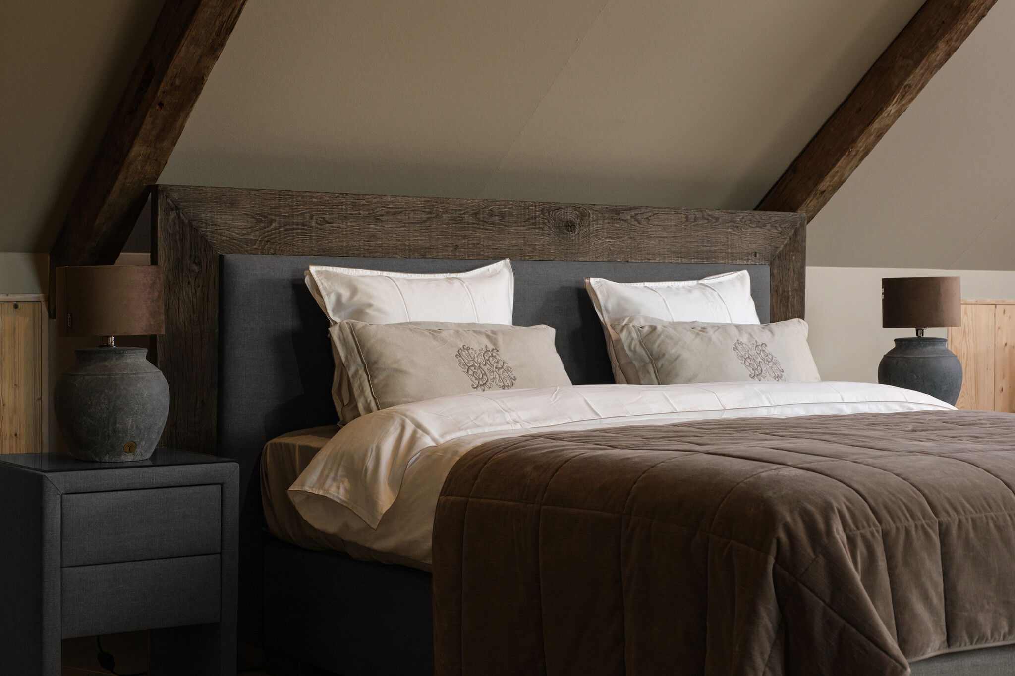 Rene Houtman Boxspring Bed Woods Oud Eikenhout Kiss Grey