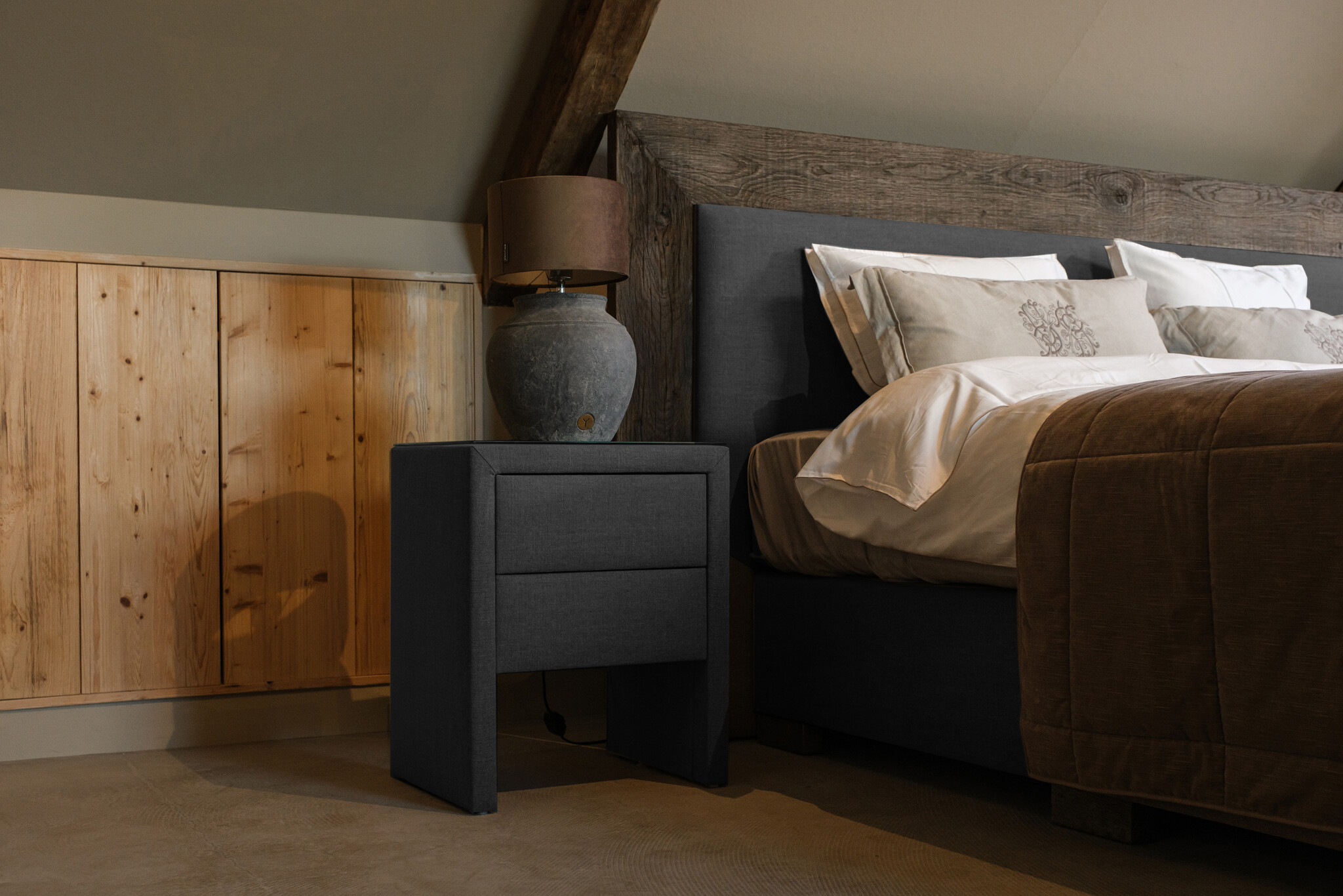Rene Houtman Boxspring Bed Woods Oud Eikenhout Kiss Graphite