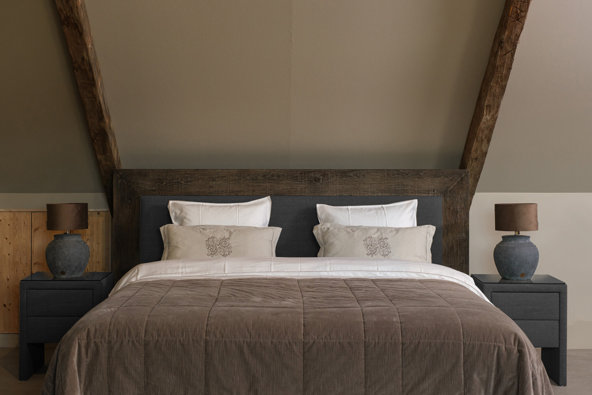 Rene Houtman Boxspring Bed Woods Oud Eikenhout Kiss Graphite